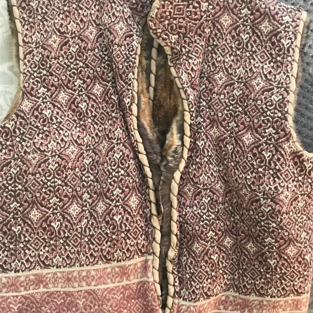CLOSET CLEAR OUT! reversible vest by Elie Tahari - Picture 7 of 8